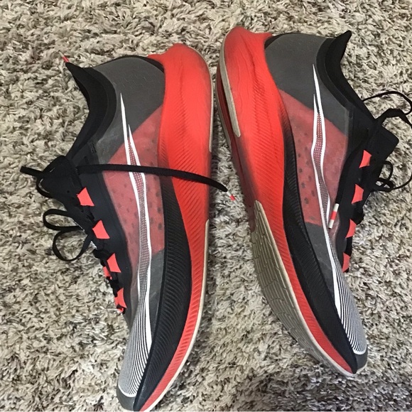 Nike Vapor Weave New York City tennis shoes size 11 red and black - Picture 3 of 4